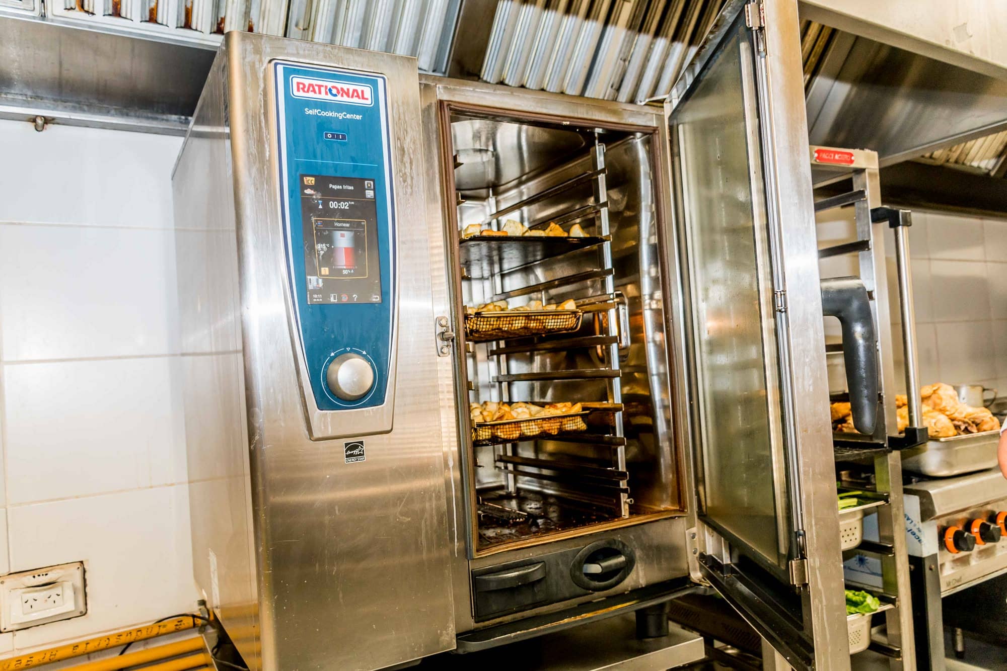 Hornos combinados en plena producción